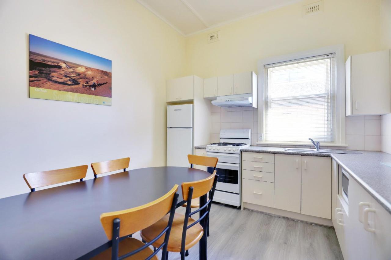Bayview Apartments Glenelg Adelaide Buitenkant foto